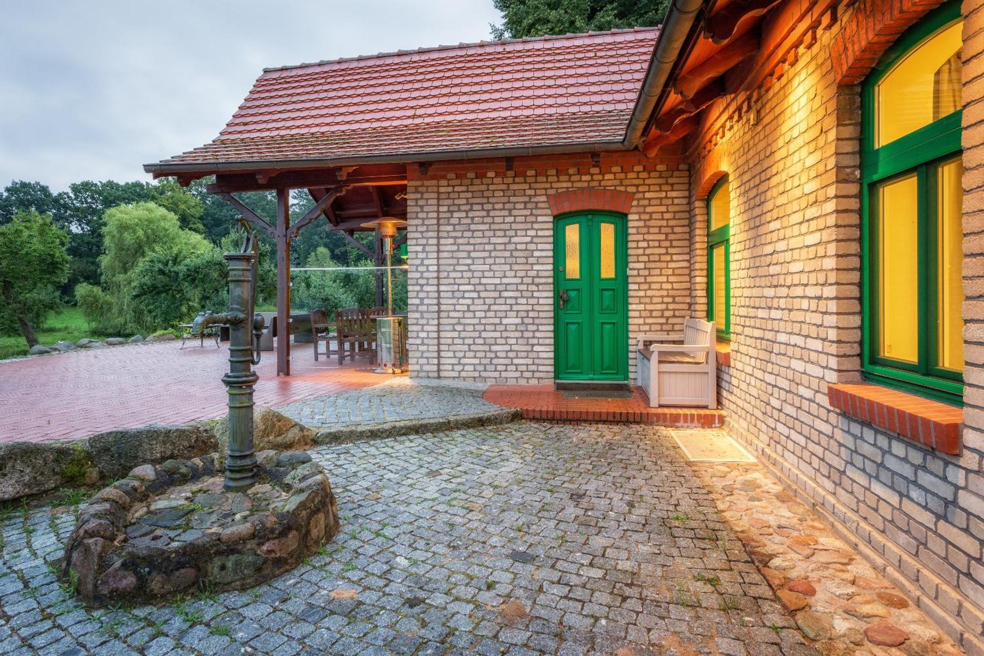 J1 Idyllisches Ferienhaus Mit Seeblick Julchendorf Esterno foto