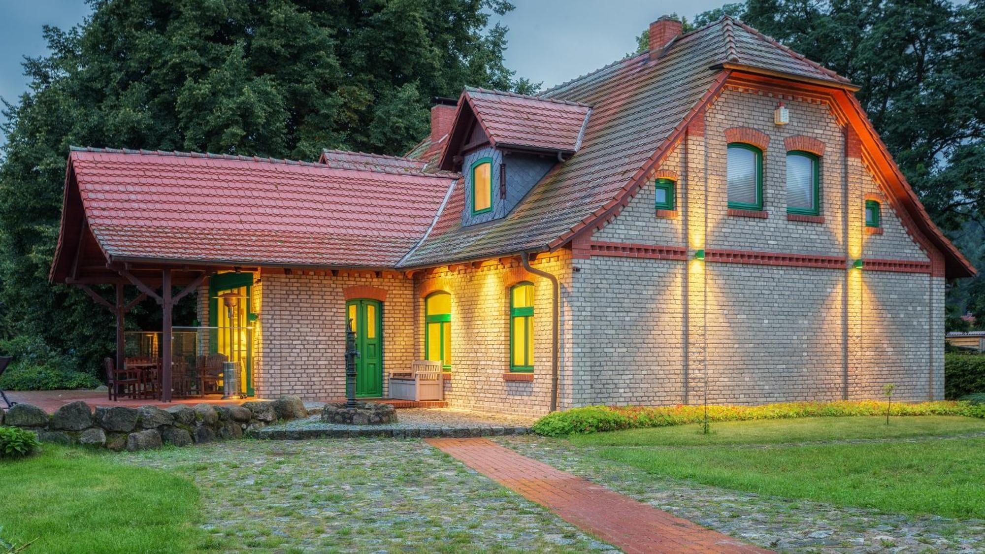 J1 Idyllisches Ferienhaus Mit Seeblick Julchendorf Esterno foto