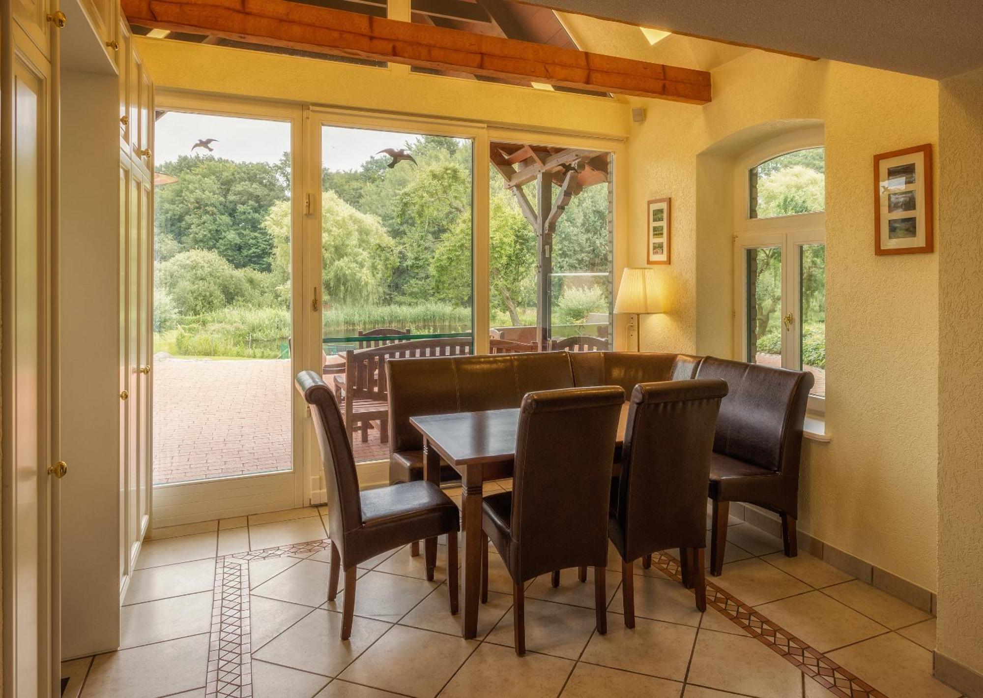 J1 Idyllisches Ferienhaus Mit Seeblick Julchendorf Esterno foto
