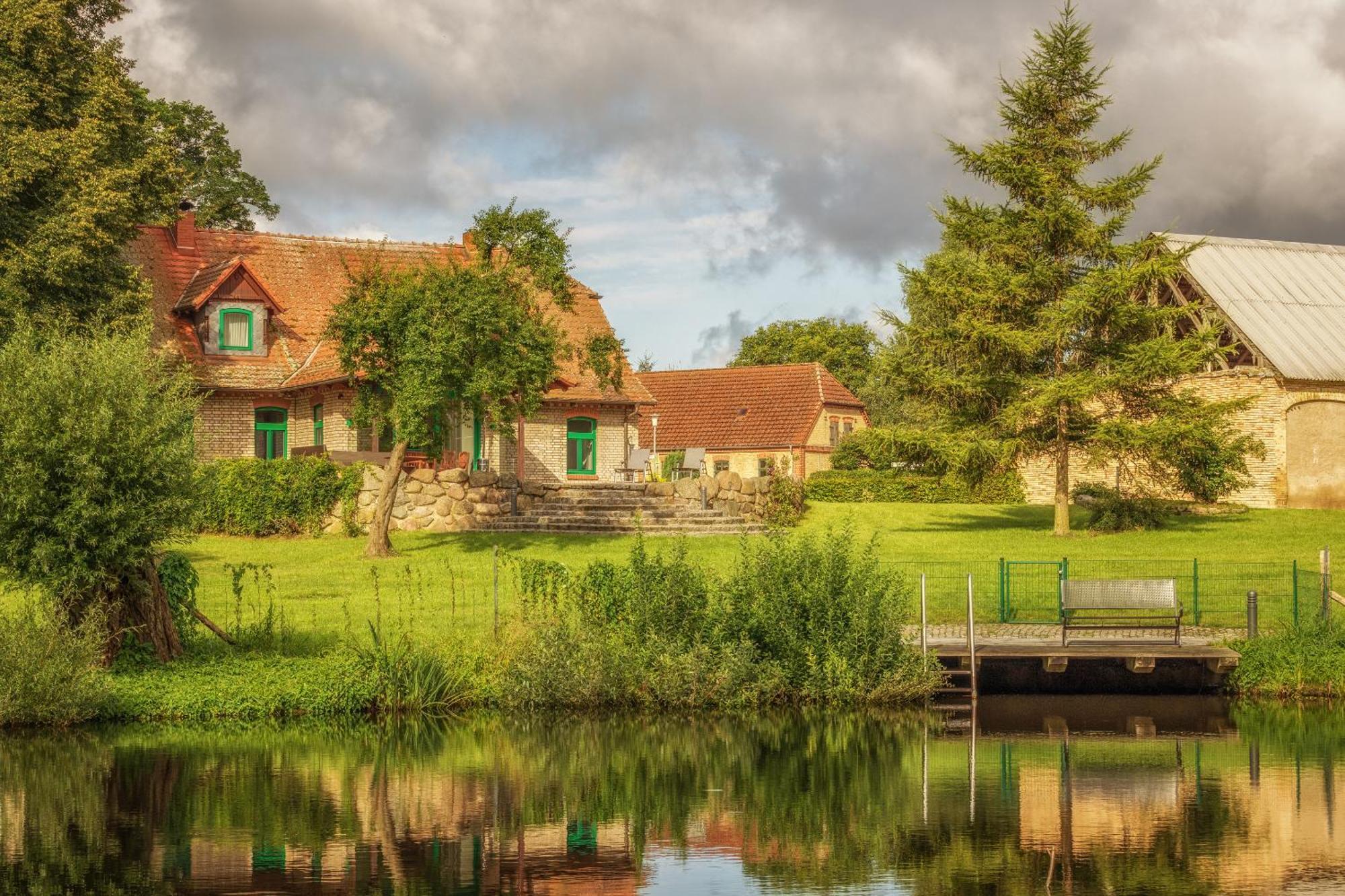 J1 Idyllisches Ferienhaus Mit Seeblick Julchendorf Esterno foto