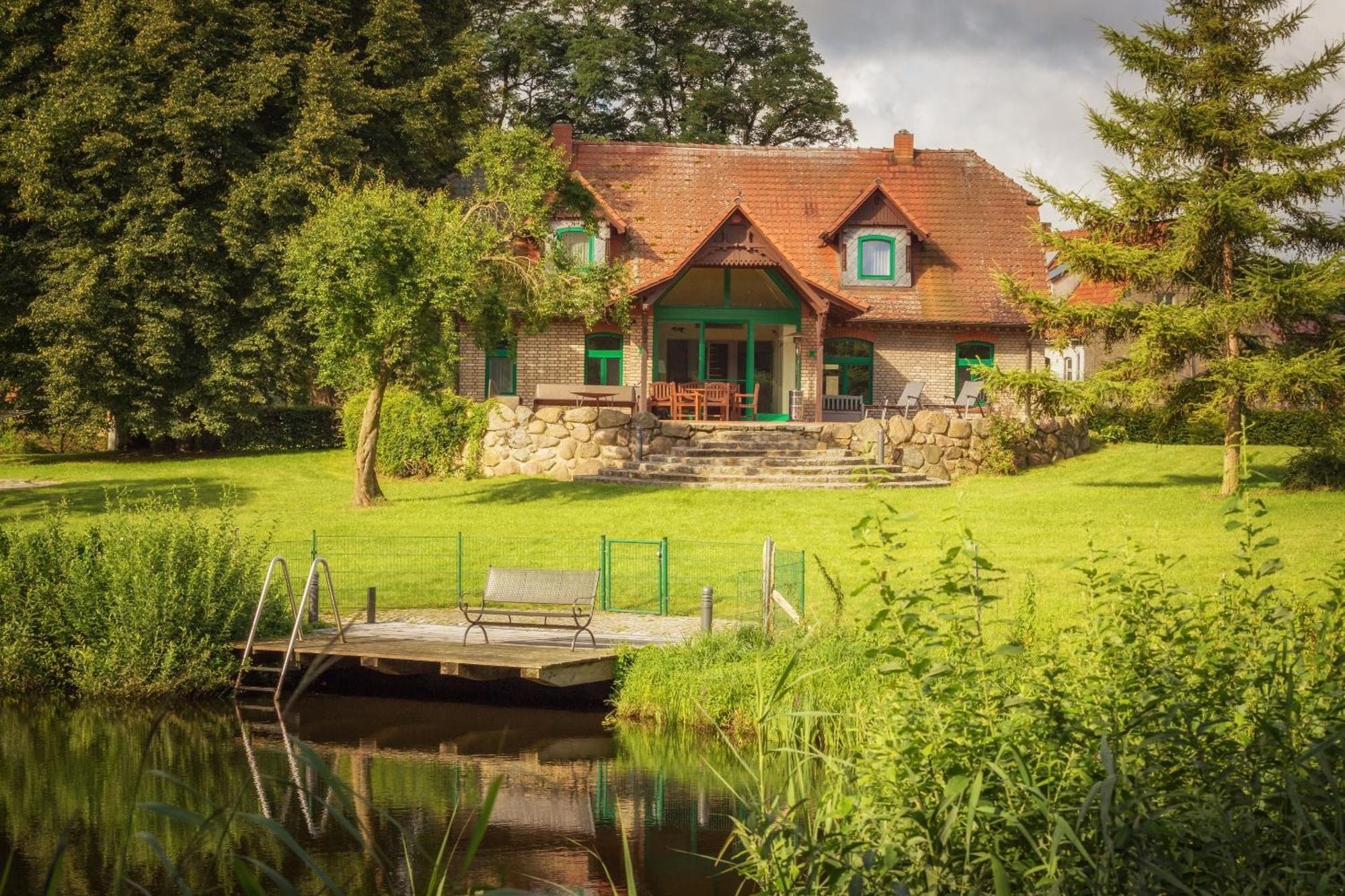 J1 Idyllisches Ferienhaus Mit Seeblick Julchendorf Esterno foto